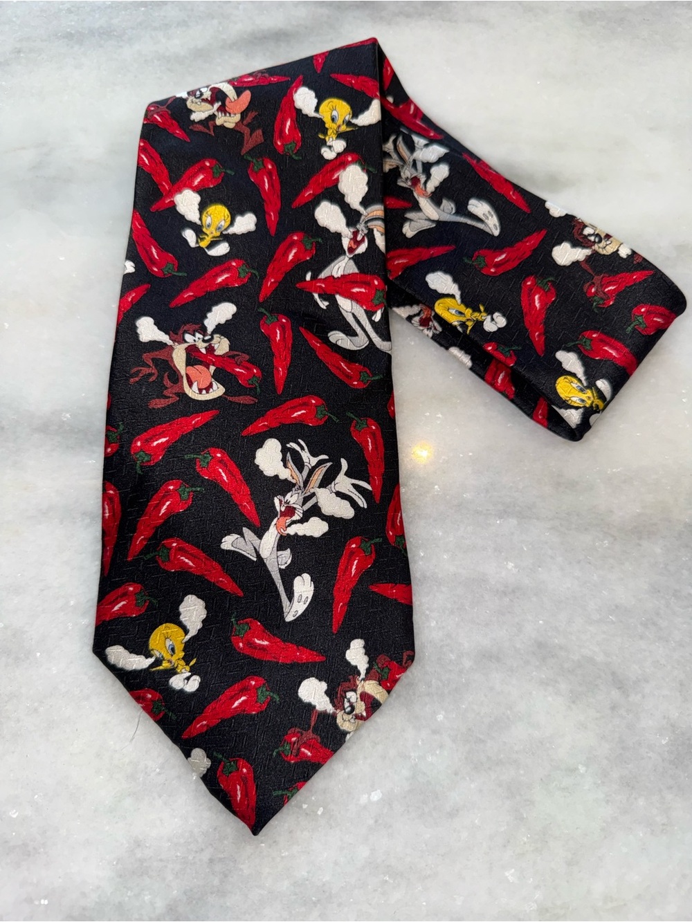 Vintage Looney Tunes 100% Silk Necktie Tie-Chili Peppers Taz Tweety Bugs